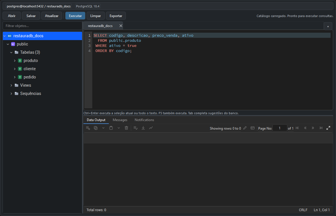 QueryConsole com a árvore de objetos à esquerda, o editor SQL no centro e as abas Data Output, Messages e Notifications abaixo